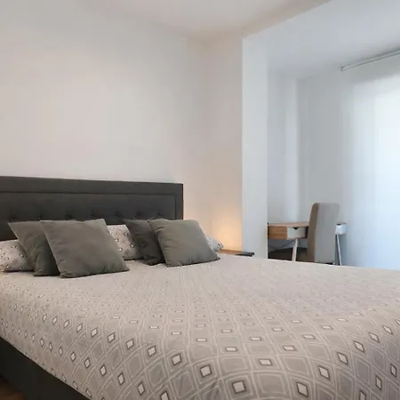 Planta Baja En Nova Con 3 Piscinas Torredembarra
